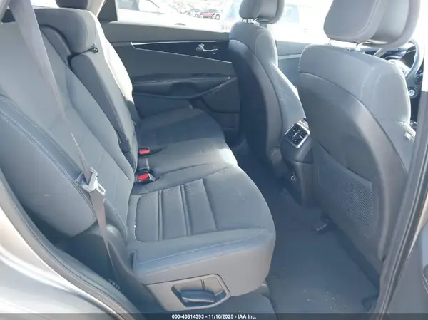 5XYPG4A37GG007123 2016 KIA SORENTO - Image 8