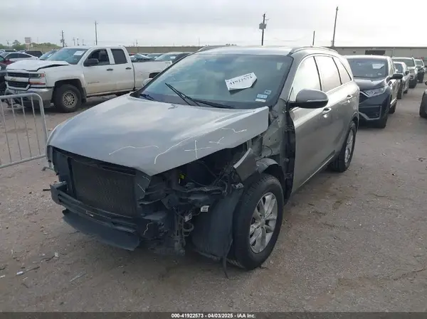 5XYPG4A37GG020227 2016 KIA SORENTO - Image 2
