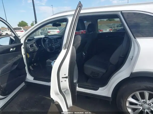 5XYPG4A37GG027324 2016 KIA SORENTO - Image 8