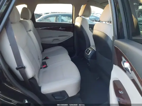 5XYPG4A37GG037934 2016 KIA SORENTO - Image 8