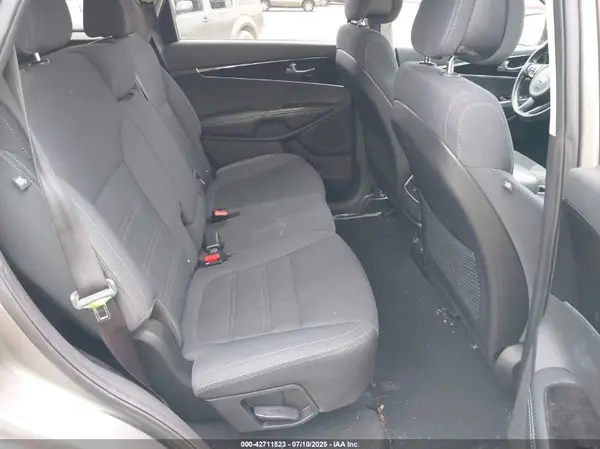 5XYPG4A37GG042051 2016 KIA SORENTO - Image 8