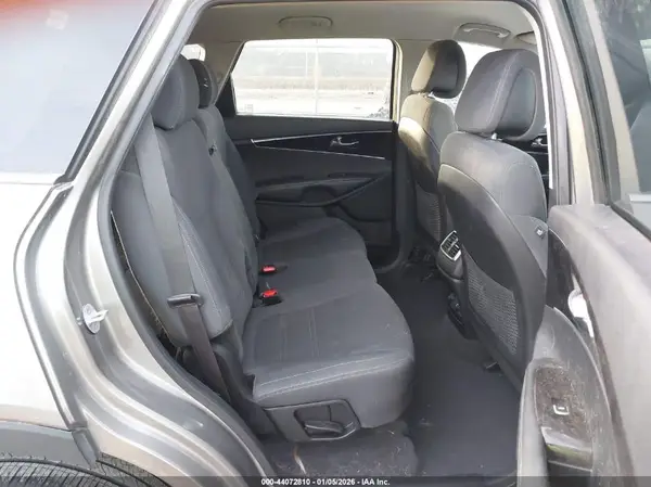 5XYPG4A37GG045368 2016 KIA SORENTO - Image 8