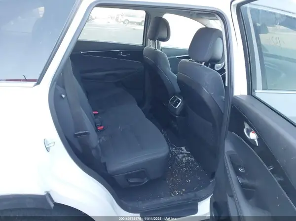 5XYPG4A37GG058802 2016 KIA SORENTO - Image 8