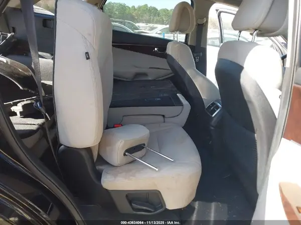 5XYPG4A37GG061876 2016 KIA SORENTO - Image 8