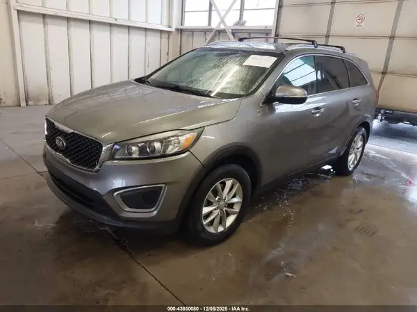 5XYPG4A37GG066107 2016 KIA SORENTO - Image 2