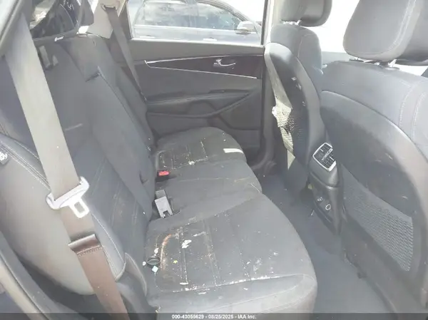 5XYPG4A37GG098619 2016 KIA SORENTO - Image 8