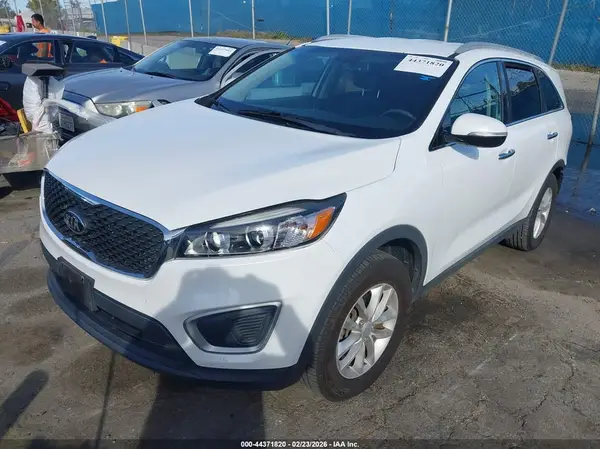 5XYPG4A37GG102443 2016 KIA SORENTO - Image 2
