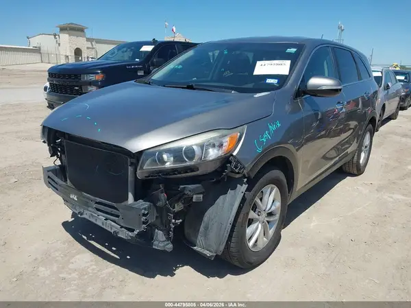 5XYPG4A37GG106637 2016 KIA SORENTO - Image 2