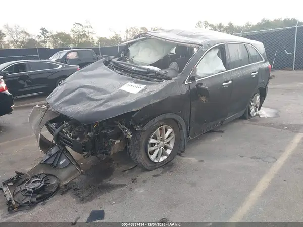 5XYPG4A37GG111689 2016 KIA SORENTO - Image 2