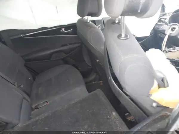 5XYPG4A37GG111689 2016 KIA SORENTO - Image 8