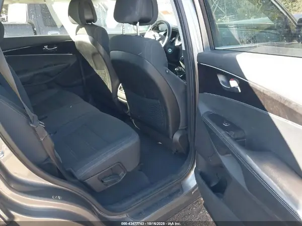 5XYPG4A37GG119601 2016 KIA SORENTO - Image 8