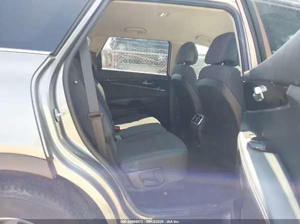5XYPG4A37GG171567 2016 KIA SORENTO - Image 8