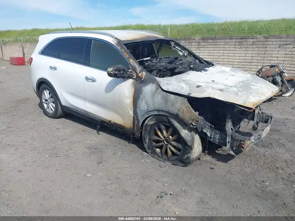 5XYPG4A37GG180995 2016 KIA SORENTO