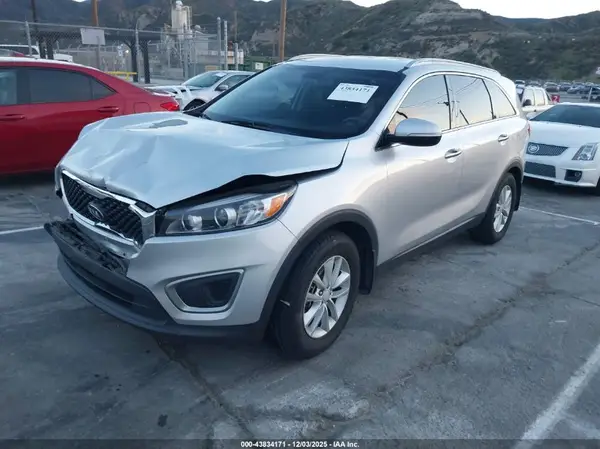5XYPG4A37HG191304 2017 KIA SORENTO - Image 2