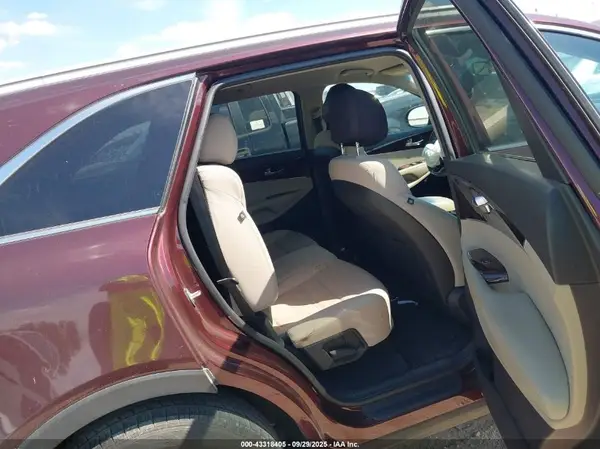 5XYPG4A37HG194333 2017 KIA SORENTO - Image 8