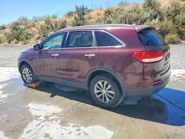 5XYPG4A37HG201474 2017 KIA SORENTO - Image 2