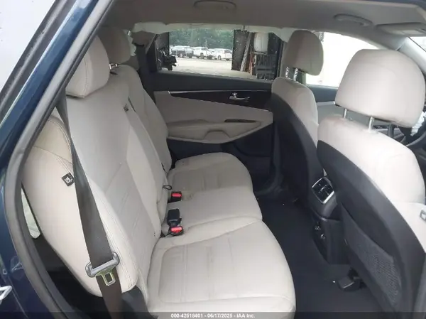 5XYPG4A37HG202382 2017 KIA SORENTO - Image 8