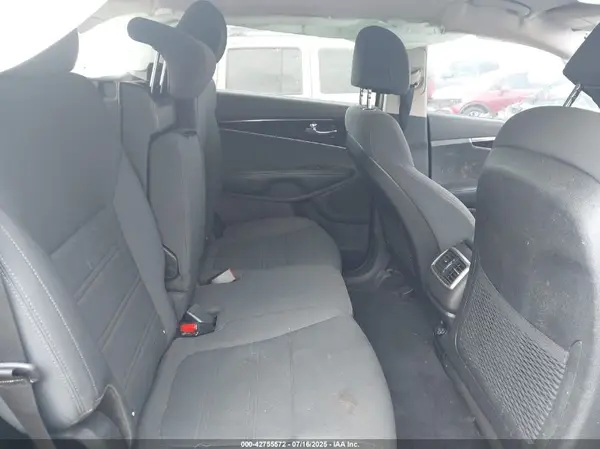 5XYPG4A37HG212538 2017 KIA SORENTO - Image 8