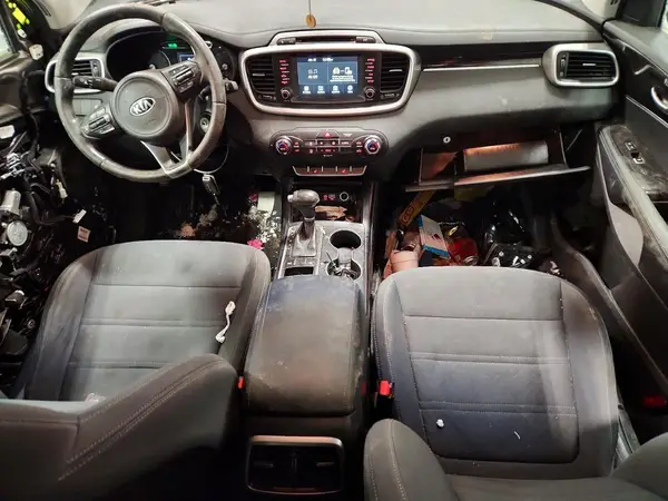 5XYPG4A37HG215536 2017 KIA SORENTO - Image 8