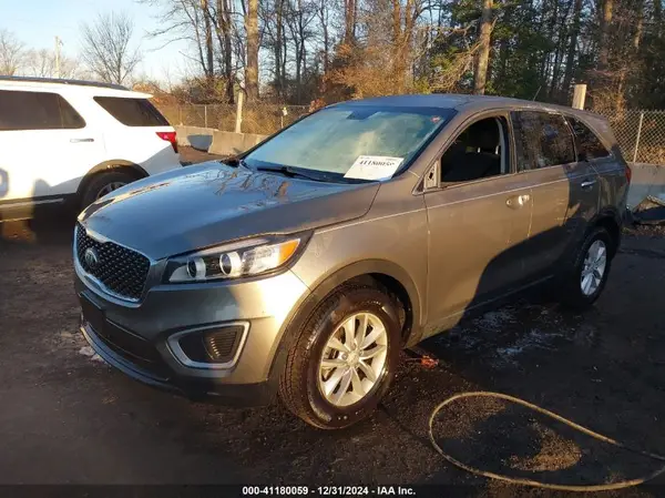 5XYPG4A37HG216881 2017 KIA SORENTO - Image 2