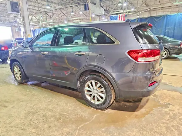 5XYPG4A37HG220445 2017 KIA SORENTO - Image 2