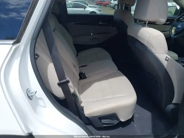 5XYPG4A37HG235026 2017 KIA SORENTO - Image 8