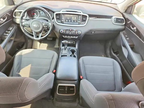 5XYPG4A37HG243109 2017 KIA SORENTO - Image 8