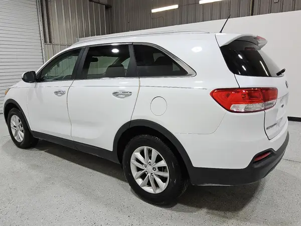 5XYPG4A37HG247435 2017 KIA SORENTO - Image 2