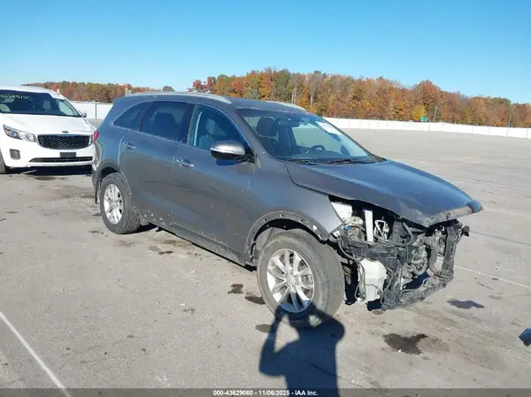 5XYPG4A37HG257219 2017 KIA SORENTO - Image 1