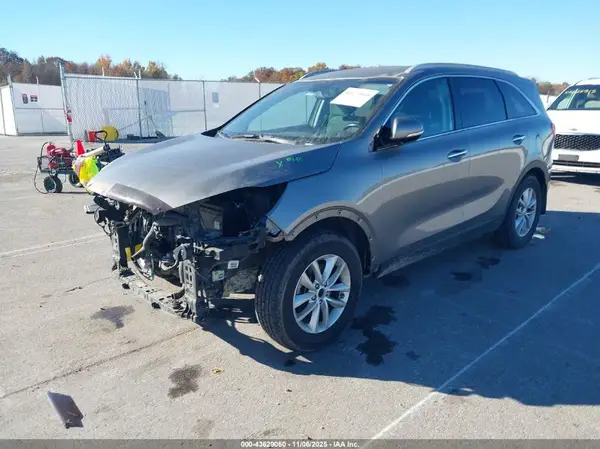 5XYPG4A37HG257219 2017 KIA SORENTO - Image 2