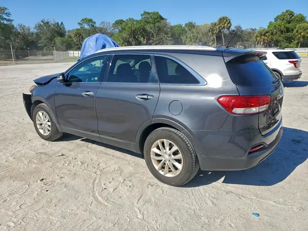 5XYPG4A37HG258211 2017 KIA SORENTO - Image 2