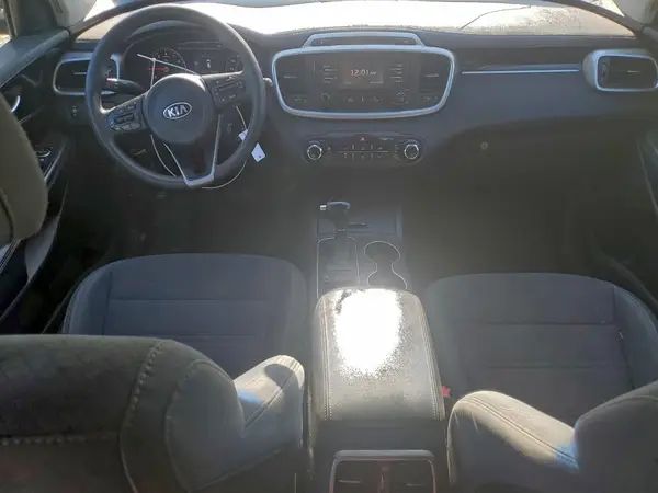 5XYPG4A37HG258368 2017 KIA SORENTO - Image 8