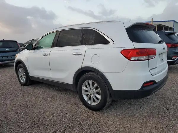 5XYPG4A37HG258578 2017 KIA SORENTO - Image 2