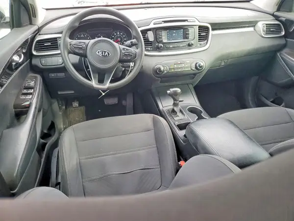 5XYPG4A37HG263389 2017 KIA SORENTO - Image 8