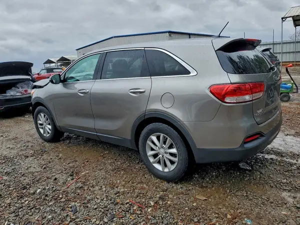 5XYPG4A37HG263974 2017 KIA SORENTO - Image 2