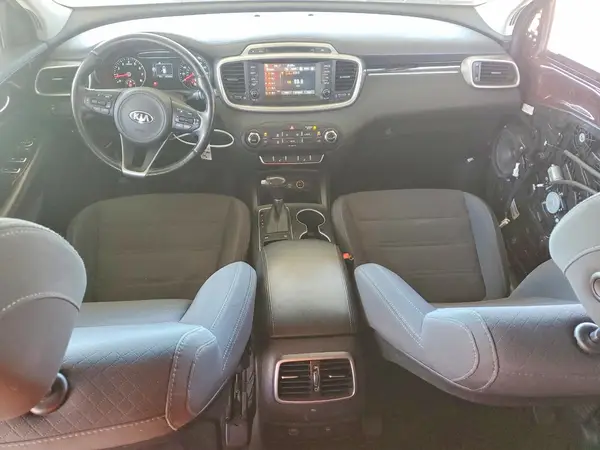 5XYPG4A37HG267099 2017 KIA SORENTO - Image 8