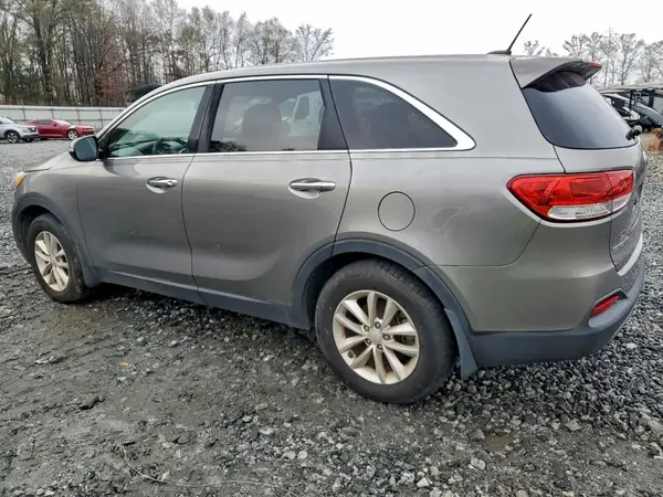5XYPG4A37HG270312 2017 KIA SORENTO - Image 2