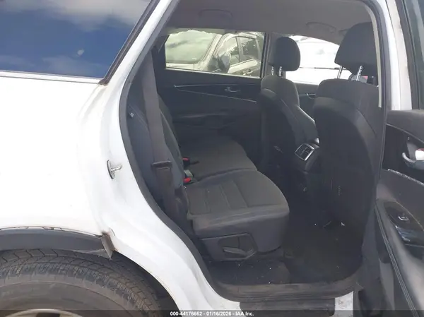 5XYPG4A37HG272478 2017 KIA SORENTO - Image 8