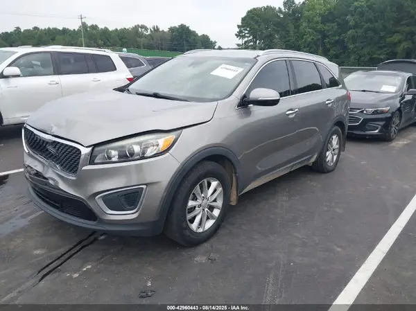 5XYPG4A37HG272500 2017 KIA SORENTO - Image 2