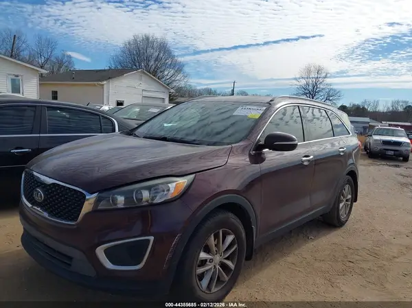 5XYPG4A37HG274800 2017 KIA SORENTO - Image 2