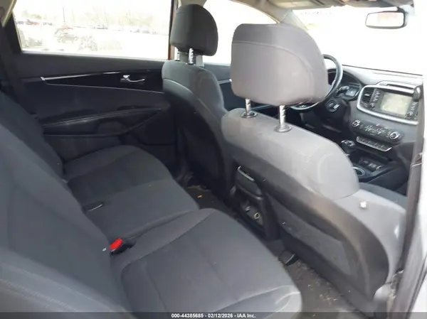 5XYPG4A37HG274800 2017 KIA SORENTO - Image 8