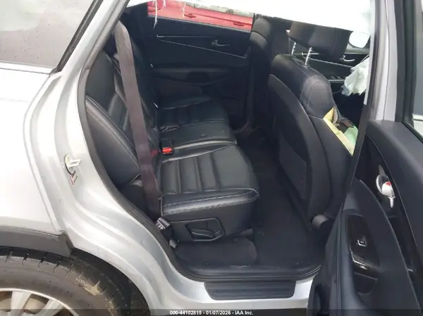 5XYPG4A37HG275574 2017 KIA SORENTO - Image 8