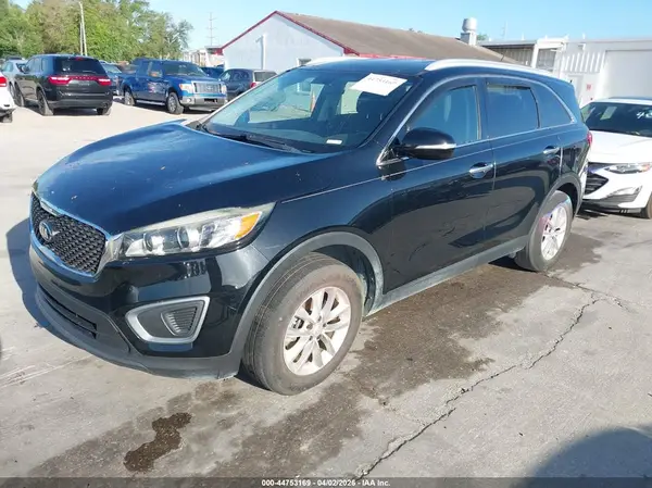 5XYPG4A37HG277227 2017 KIA SORENTO - Image 2