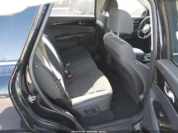 5XYPG4A37HG277227 2017 KIA SORENTO - Image 8