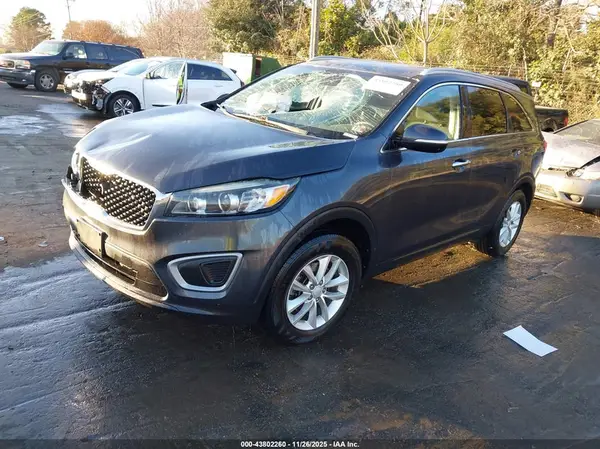 5XYPG4A37HG277650 2017 KIA SORENTO - Image 2