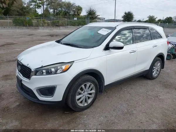 5XYPG4A37HG278605 2017 KIA SORENTO - Image 2
