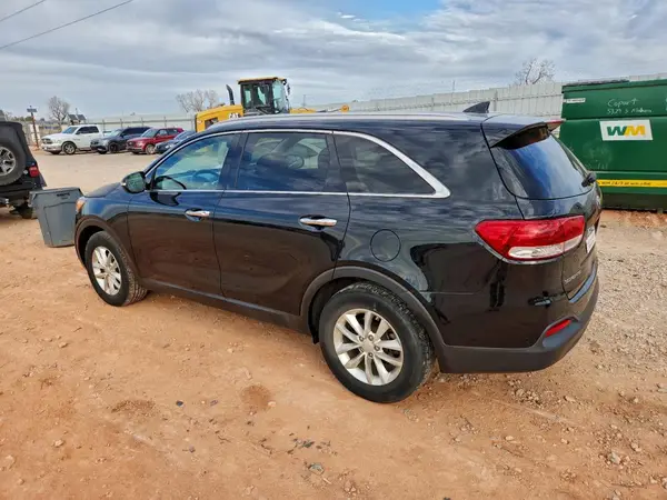 5XYPG4A37HG279821 2017 KIA SORENTO - Image 2