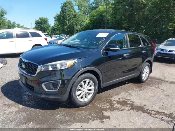 5XYPG4A37HG281925 2017 KIA SORENTO - Image 2