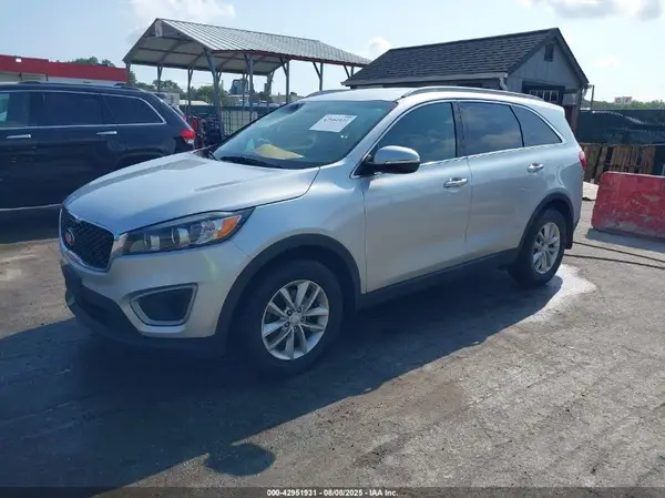 5XYPG4A37HG284372 2017 KIA SORENTO - Image 2