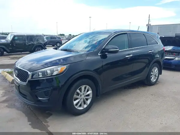 5XYPG4A37HG284646 2017 KIA SORENTO - Image 2